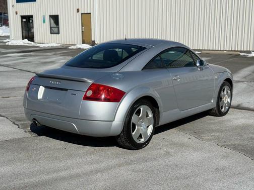 2000 Audi TT quattro