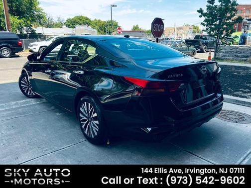 Super Black 2024 Nissan Altima 2.5 SV