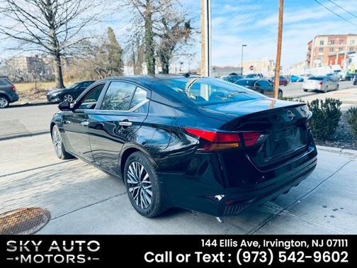 2025 Nissan Altima SV FWD