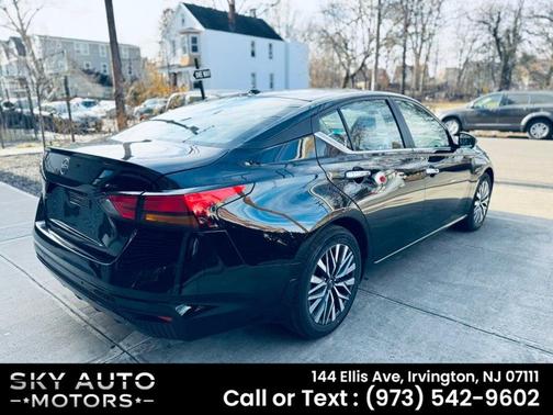 2025 Nissan Altima SV FWD