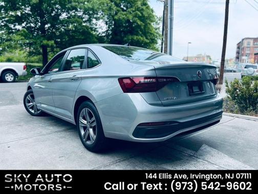Pyrite Silver Metallic 2024 Volkswagen Jetta 1.5T SE