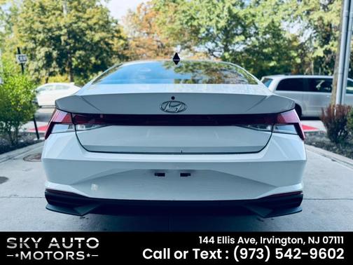 2022 Hyundai ELANTRA SEL