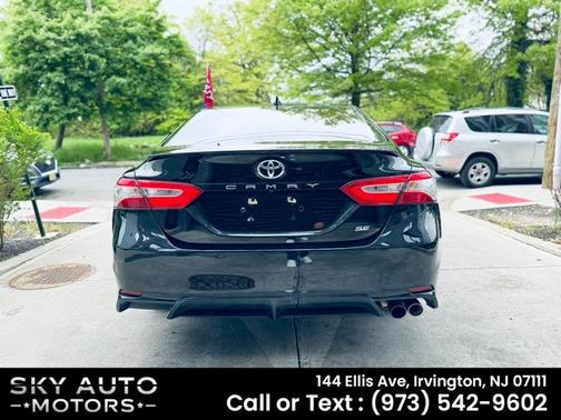 Midnight Black Metallic 2020 Toyota Camry SE
