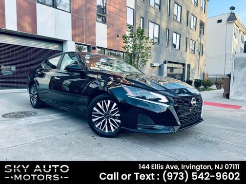 Super Black 2024 Nissan Altima 2.5 SV