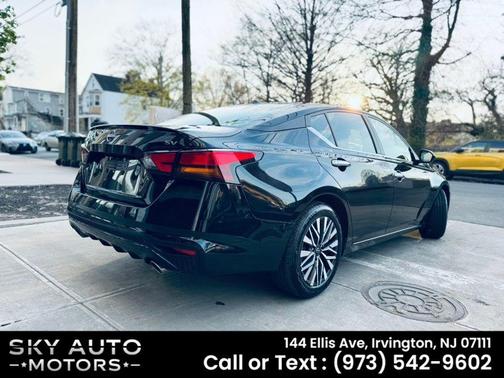 Super Black 2024 Nissan Altima 2.5 SV