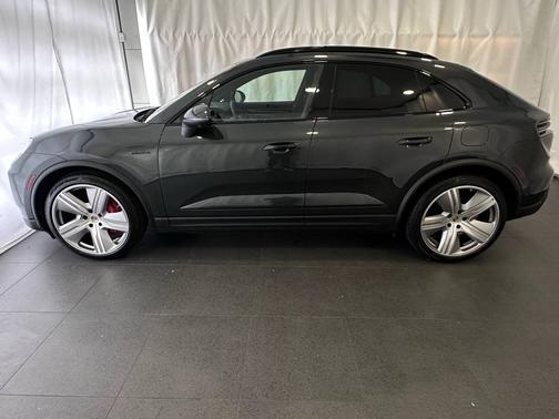 Volcano Grey Metallic 2025 Porsche Macan