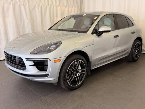 Dolomite Silver Metallic 2020 Porsche Macan