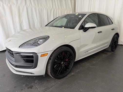 Chalk 2023 Porsche Macan
