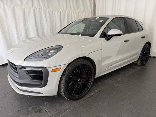 Chalk 2023 Porsche Macan
