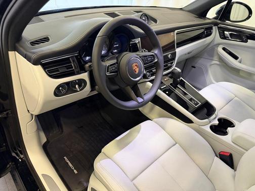 A1A1 2026 Porsche Macan S