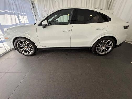 2025 Porsche Cayenne 