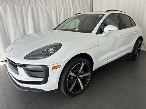 2025 Porsche Macan 