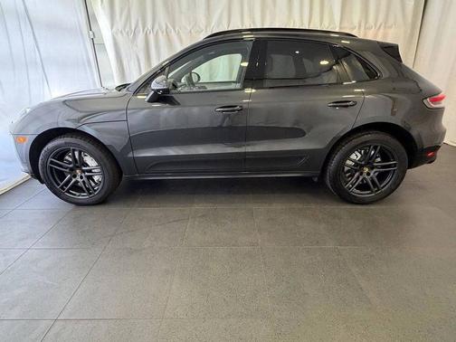 Vulcano Gray Metallic 2021 Porsche Macan