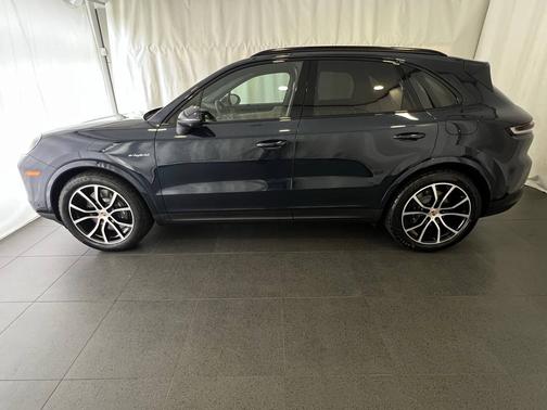 2025 Porsche Cayenne 