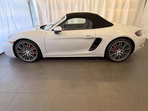 Ice Grey Metallic 2025 Porsche 718 Boxster