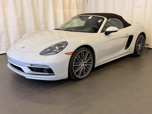 Ice Grey Metallic 2025 Porsche 718 Boxster