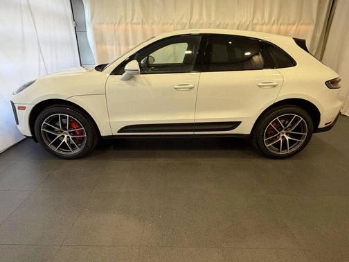 2023 Porsche Macan 