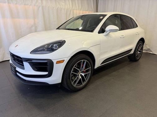 White 2023 Porsche Macan