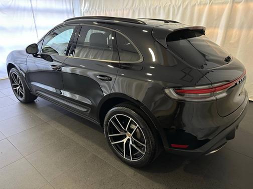 2025 Porsche Macan 