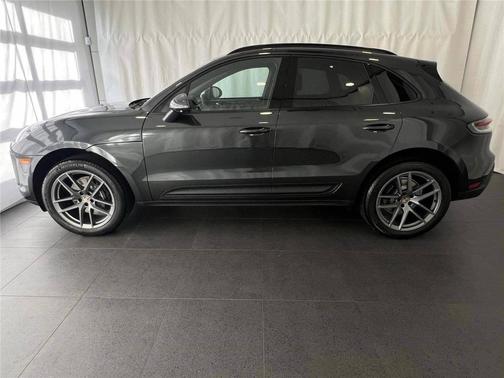 Volcano Grey Metallic 2026 Porsche Macan