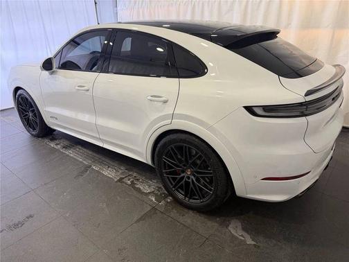 Carrara White Metallic 2025 Porsche Cayenne