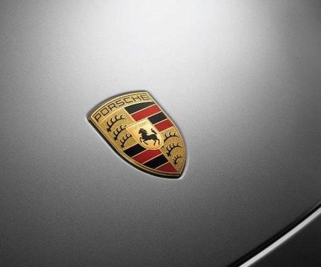 Volcano Grey Metallic 2026 Porsche Macan