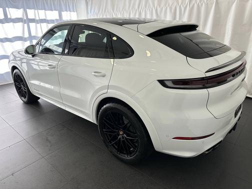 2025 Porsche Cayenne 
