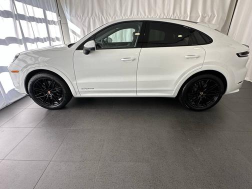 2025 Porsche Cayenne 