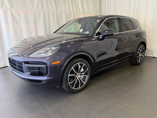 Purpurite Metallic 2019 Porsche Cayenne