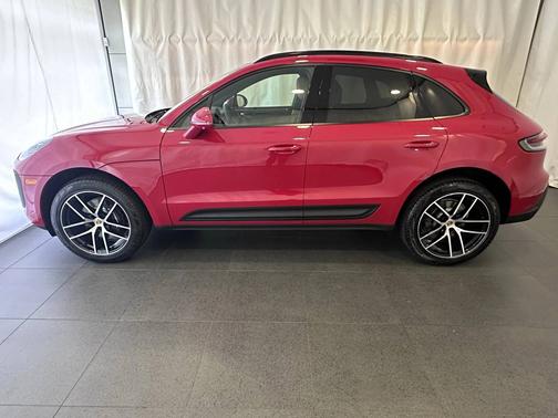 2025 Porsche Macan 