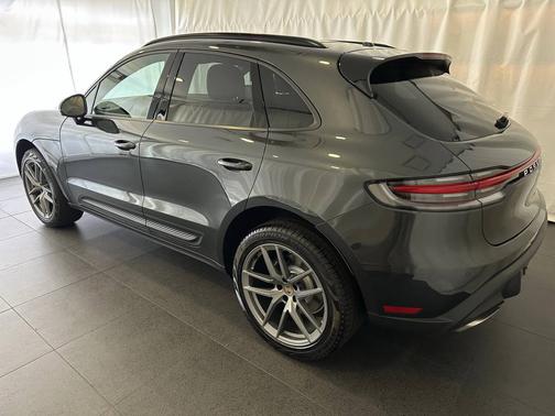2025 Porsche Macan 