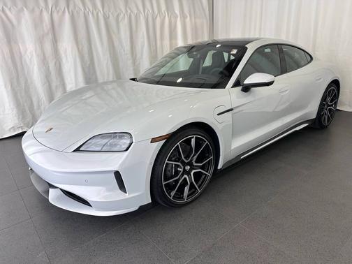 2025 Porsche Taycan 