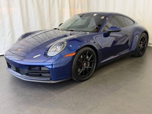 Gentian Blue Metallic 2025 Porsche 911