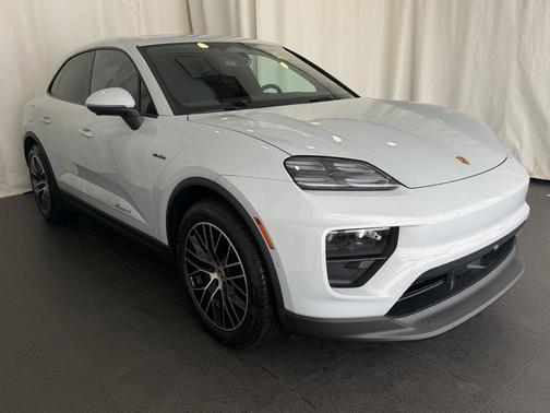 G7G7 2026 Porsche Macan 4