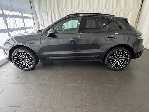 Volcano Grey Metallic 2026 Porsche Macan