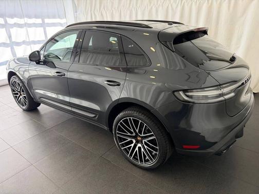 Volcano Grey Metallic 2026 Porsche Macan