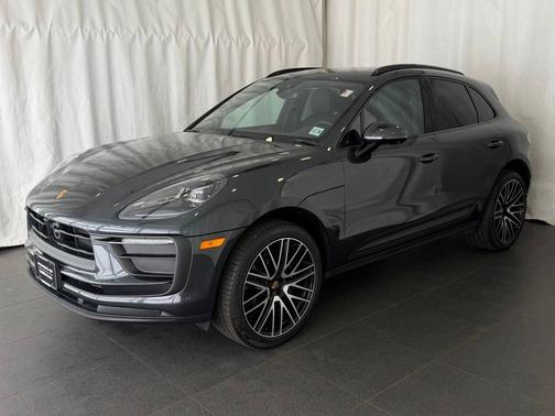 Volcano Grey Metallic 2026 Porsche Macan