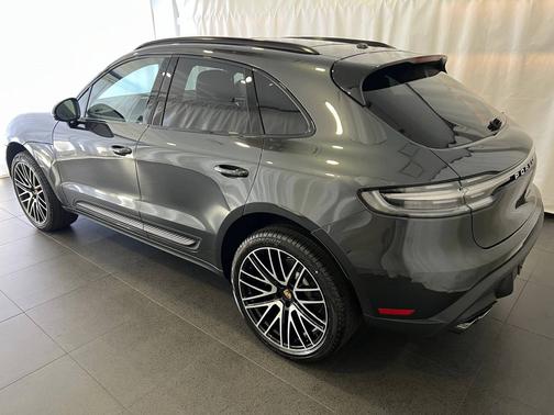 Volcano Grey Metallic 2026 Porsche Macan