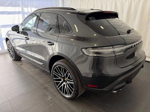 Volcano Grey Metallic 2026 Porsche Macan