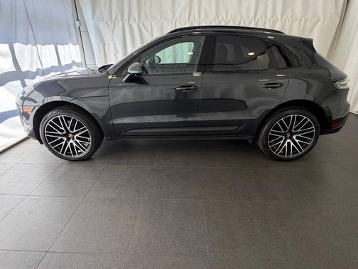 Volcano Grey Metallic 2026 Porsche Macan