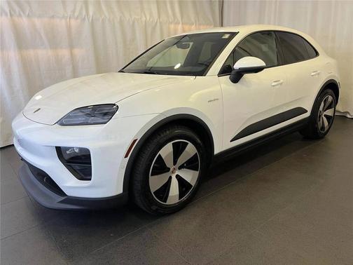 White 2025 Porsche Macan