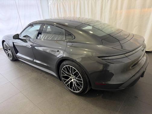 2023 Porsche Taycan 
