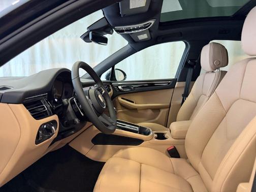 2H2H 2026 Porsche Macan Base