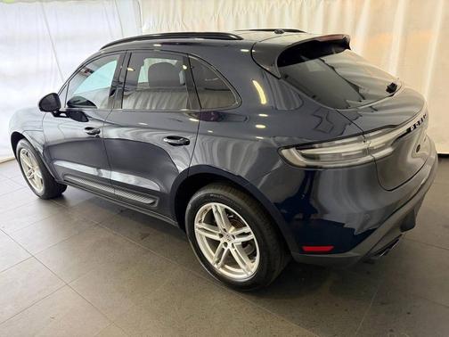Night Blue Metallic 2023 Porsche Macan