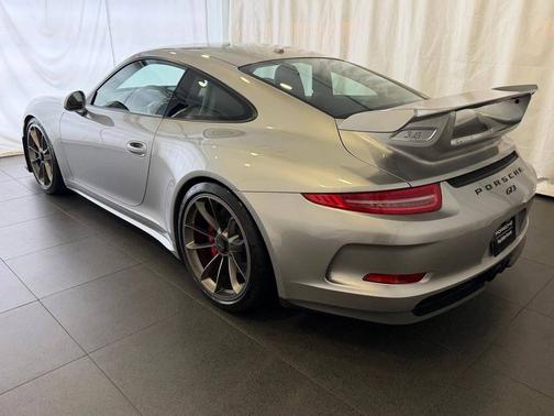 GT-Silver Metallic 2015 Porsche 911
