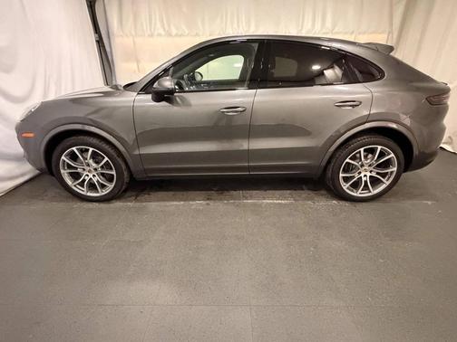 Quartzite Grey Metallic 2023 Porsche Cayenne