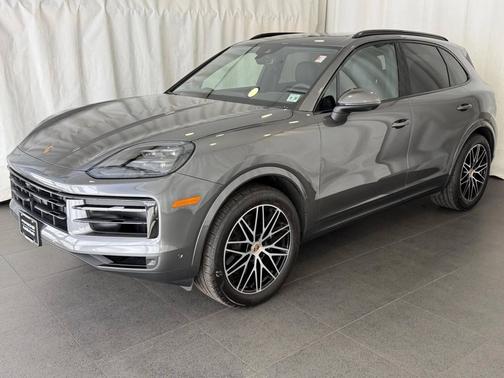 Quartzite Grey Metallic 2025 Porsche Cayenne