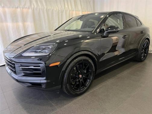 Chromite Black Metallic 2026 Porsche Cayenne
