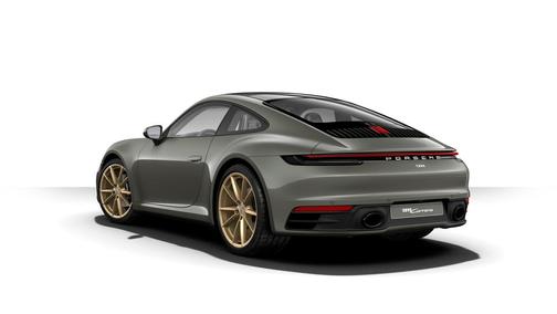Aventurine Green Metallic 2020 Porsche 911