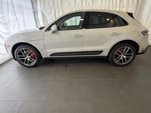 Chalk 2023 Porsche Macan